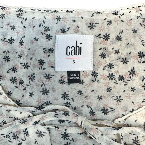 CABI Women’s Ivory Black Floral Wishful Sleeveless Ruffle Hem Tie Neck Blouse Si - Picture 5 of 7